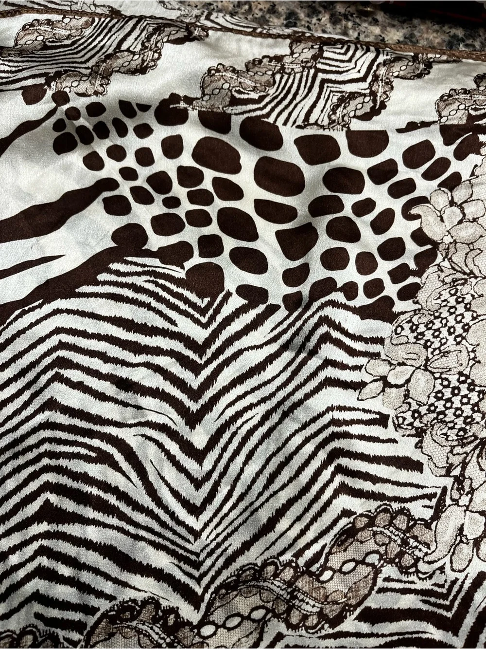 Neutral Animal-Print Decorative Silk scarf. Beige and Brown